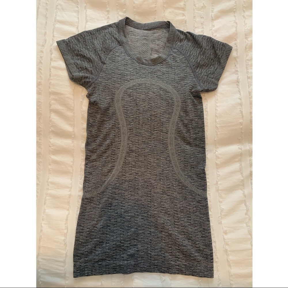 Lululemon Black & white Swiftly Tech Short Sleeve